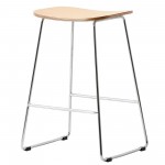 LeisureMod Melrose Modern Wood Counter Stool With Chrome Frame, Natural