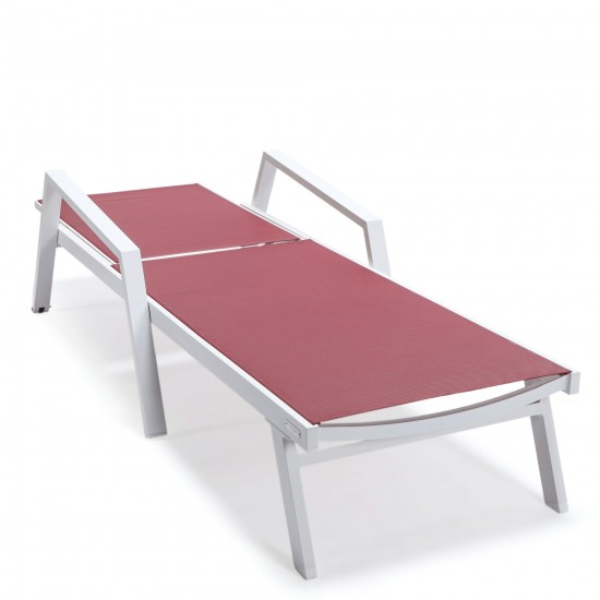 LeisureMod Marlin White Aluminum Outdoor Lounge Chair and Fire Pit, Burgundy