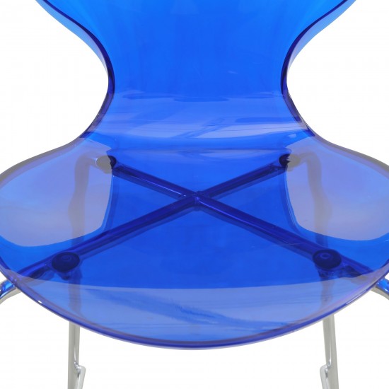 LeisureMod Oyster Acrylic Barstool in Chrome Finish, Transparent Blue