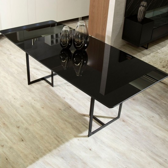 Celine 86.22 Dining Table in Black