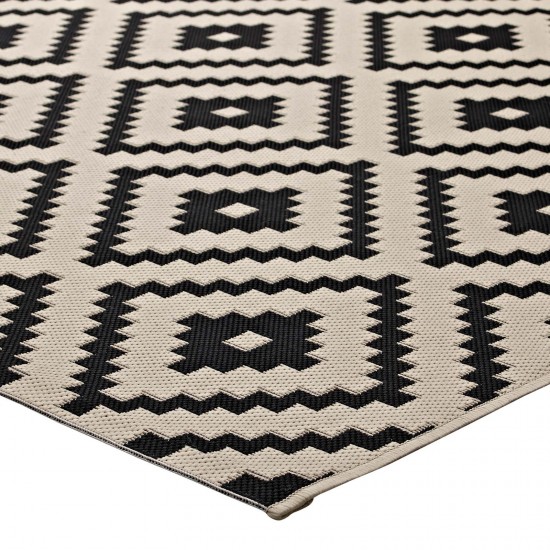 Perplex Geometric Diamond Trellis 4x6 Indoor and Outdoor Area Rug