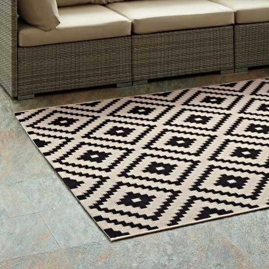 Perplex Geometric Diamond Trellis 4x6 Indoor and Outdoor Area Rug