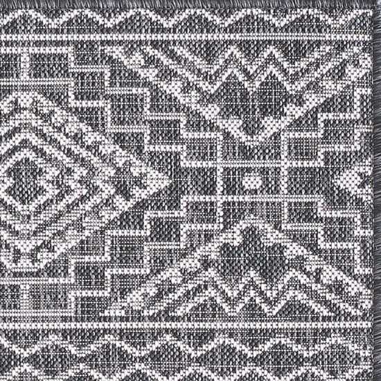 Provo Black Quinn 3'3" x 4'11" Rug